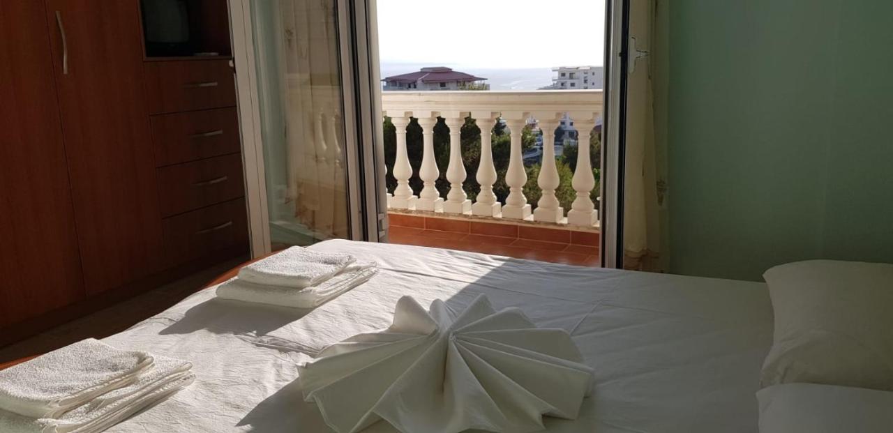 Stunning Sea View Apartments Sarandë Buitenkant foto