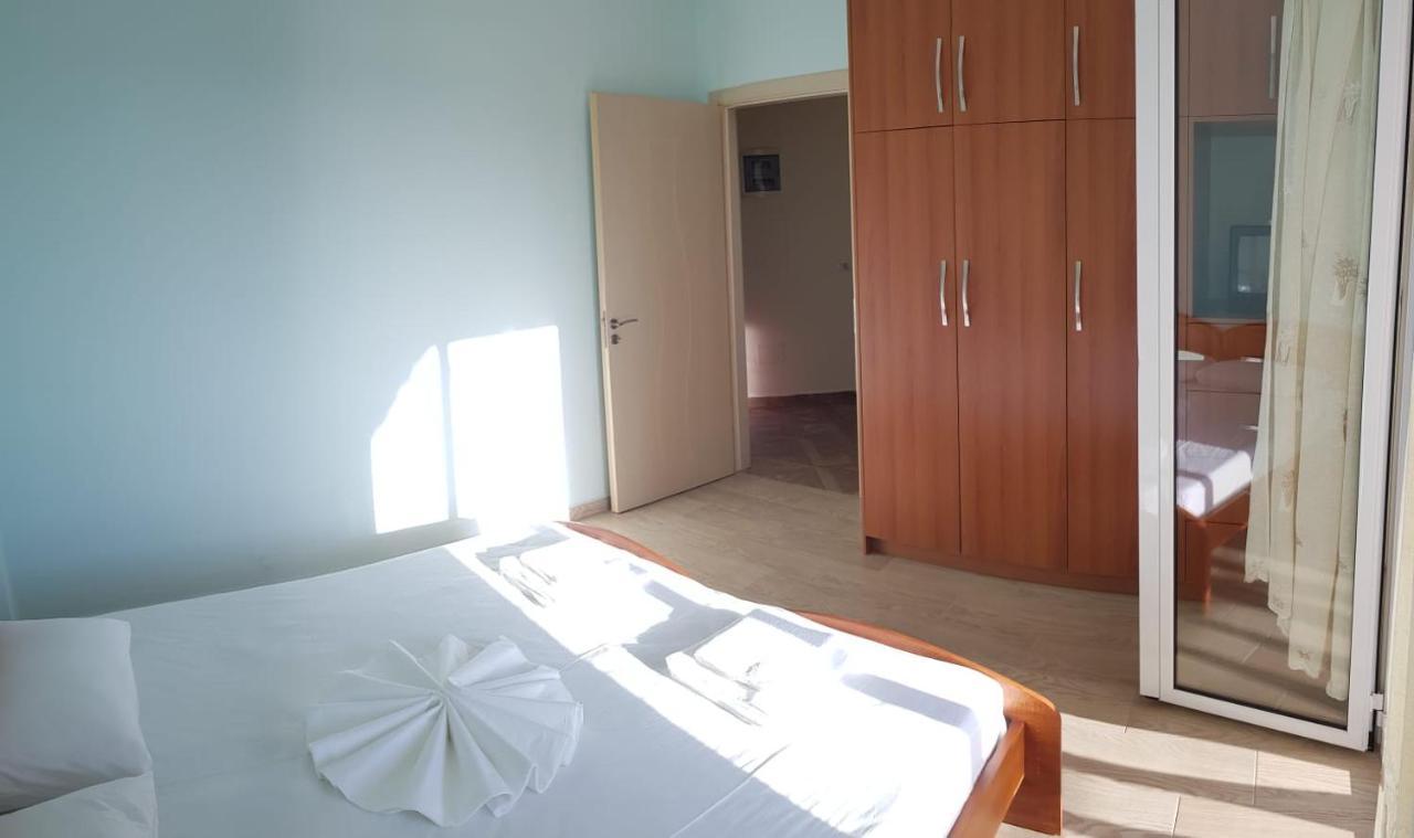 Stunning Sea View Apartments Sarandë Buitenkant foto